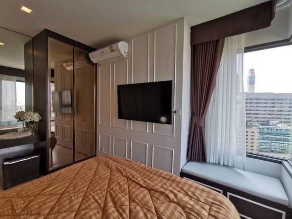 bedroom of Life One Wireless