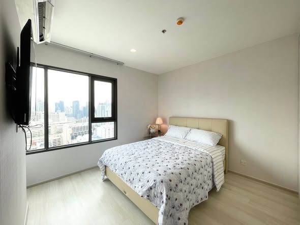 bedroom of Life One Wireless