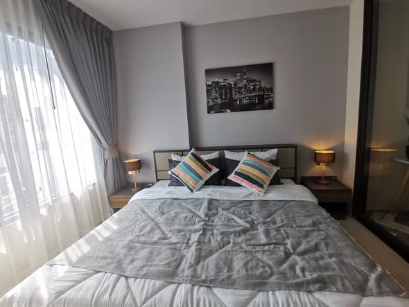 bedroom of Life One Wireless