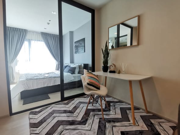 bedroom of Life One Wireless