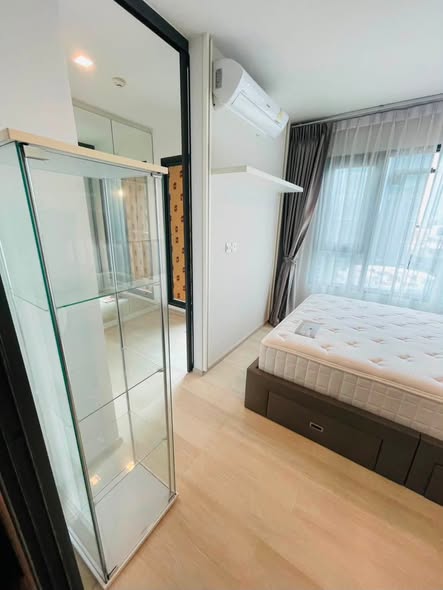 bedroom and room interior of Life One Wireless