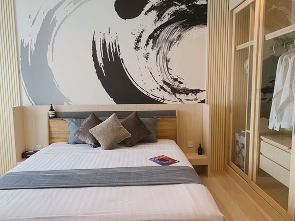 bedroom and room interior of Life One Wireless