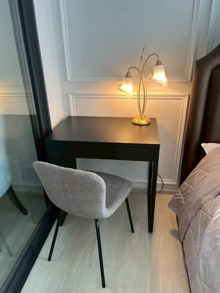 bedroom and room interior of Life One Wireless