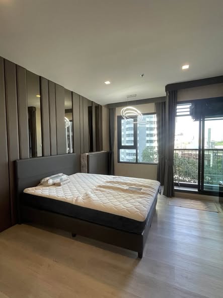 bedroom and room interior of Life One Wireless