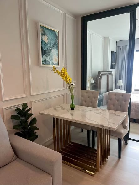 living room and room interior of Life One Wireless