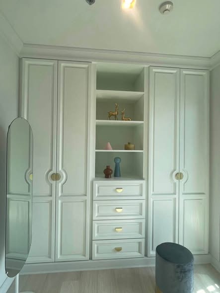 room interior of Life One Wireless