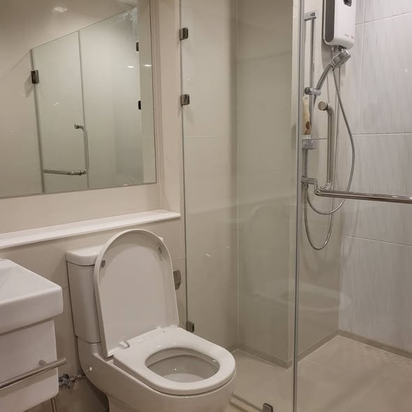 room interior and bathroom of Life One Wireless