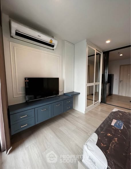 room interior and kitchen of Life One Wireless