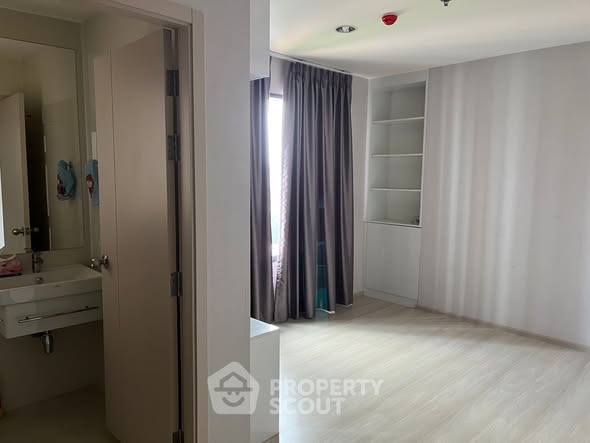 bedroom and room interior of Life Pinklao