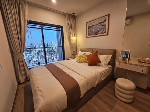 bedroom of Life Rama 4 – Asoke