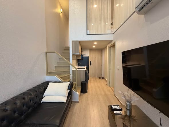 bedroom and living room of Life Rama 4 – Asoke