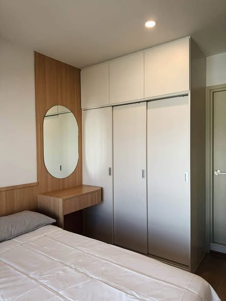 bedroom and room interior of Life Rama 4 – Asoke