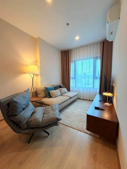 living room and bedroom of Life Rama 4 – Asoke