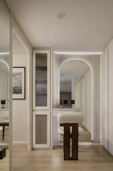 room interior of Life Rama 4 – Asoke