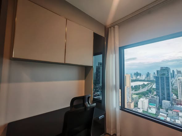 room interior of Life Rama 4 – Asoke