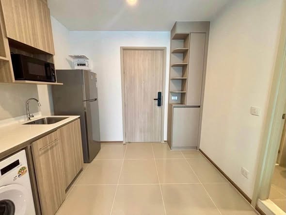 room interior of Life Rama 4 – Asoke