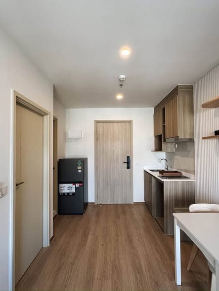room interior of Life Rama 4 – Asoke