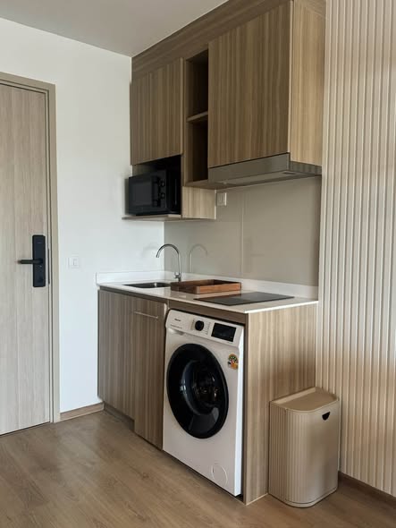 room interior of Life Rama 4 – Asoke