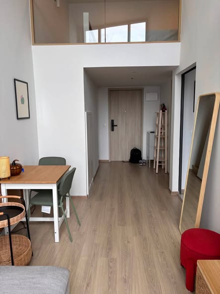 room interior of Life Rama 4 – Asoke