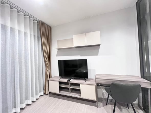 bedroom and room interior of Life Sathorn Sierra ไลฟ์ สาทร เซียร์รา