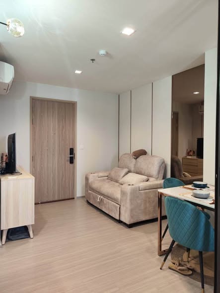 living room and room interior of Life Sathorn Sierra ไลฟ์ สาทร เซียร์รา