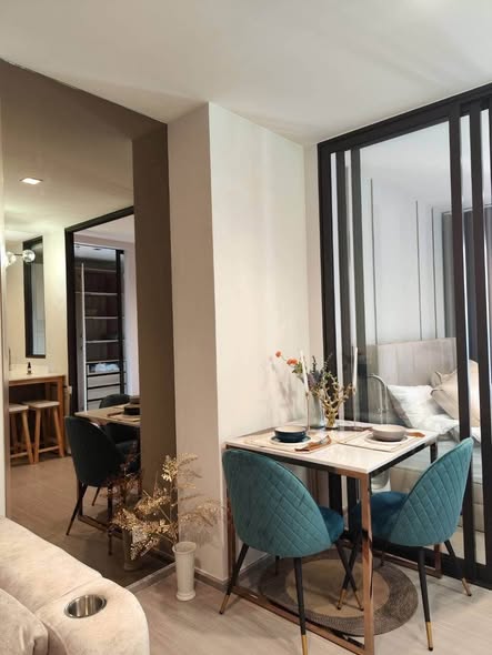 living room and room interior of Life Sathorn Sierra ไลฟ์ สาทร เซียร์รา