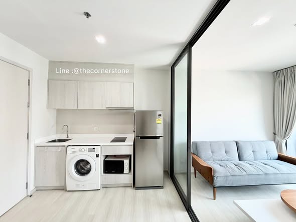 bedroom and room interior of Life Sukhumvit 48