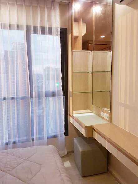 bedroom and room interior and bathroom of Life Sukhumvit 48