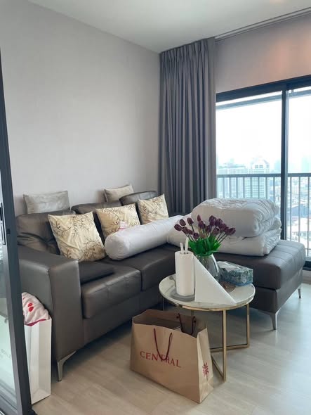 living room and bedroom of Life Sukhumvit 48
