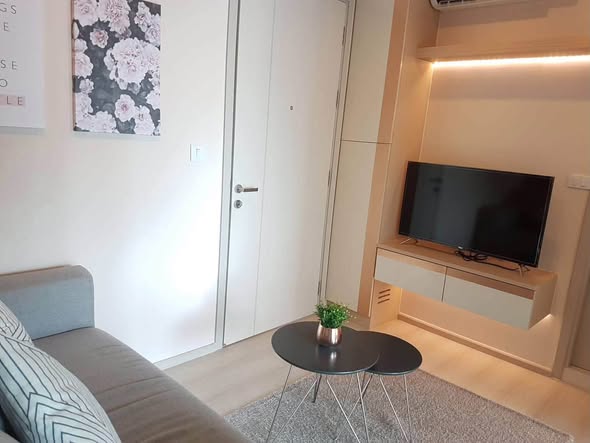 living room and bedroom of Life Sukhumvit 48
