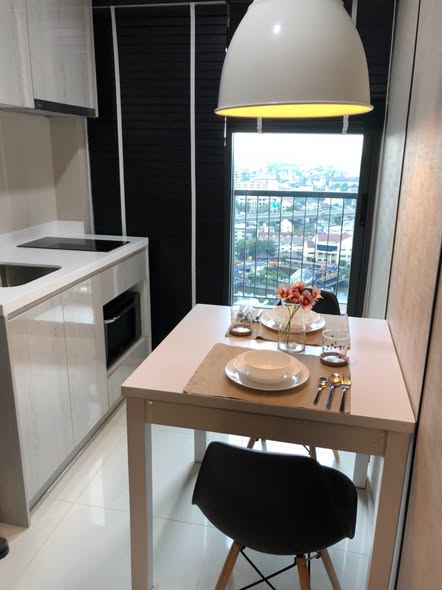 room interior and bathroom of Life Sukhumvit 48