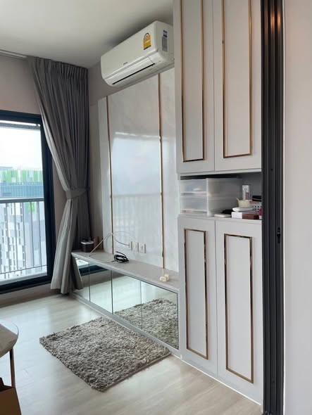 room interior and kitchen of Life Sukhumvit 48