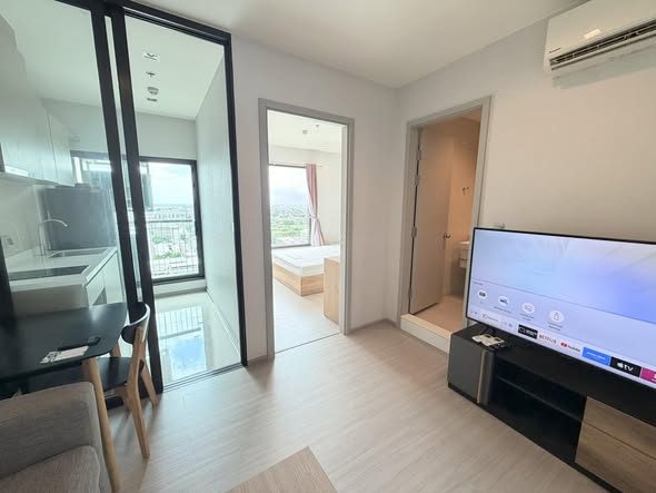 room interior of Life Sukhumvit 62