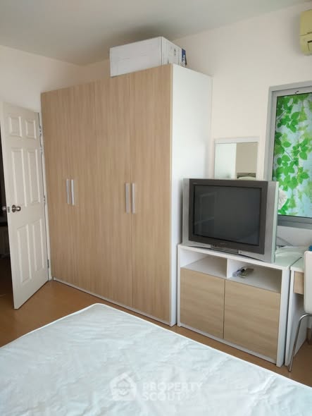 bedroom and room interior of Life @Thapra Condominium