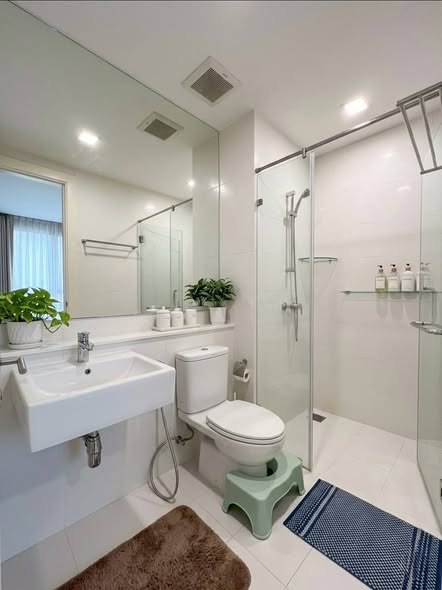 bathroom of LIV@5 Condominium