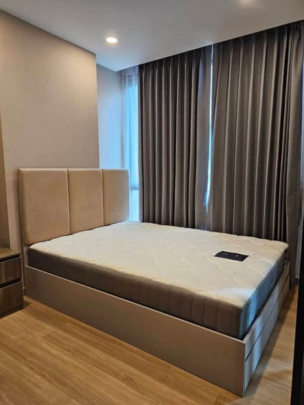 bedroom of LLoyd Soonvijai Condo