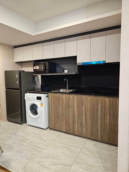 LLoyd Soonvijai Condo