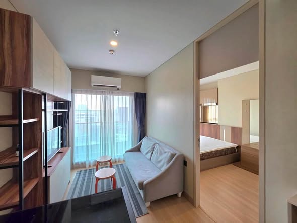 bedroom and room interior of LPN Suite Dindaeng – Rachaprarop