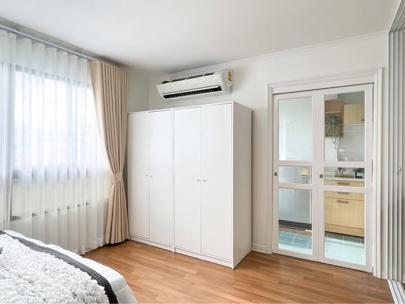 bedroom and room interior of Lumphini Place Narathiwat 24