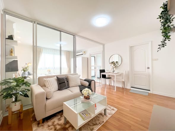 living room of Lumphini Place Narathiwat 24