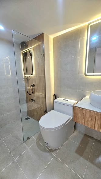 bathroom of Lumpini Center Lad Prao 111