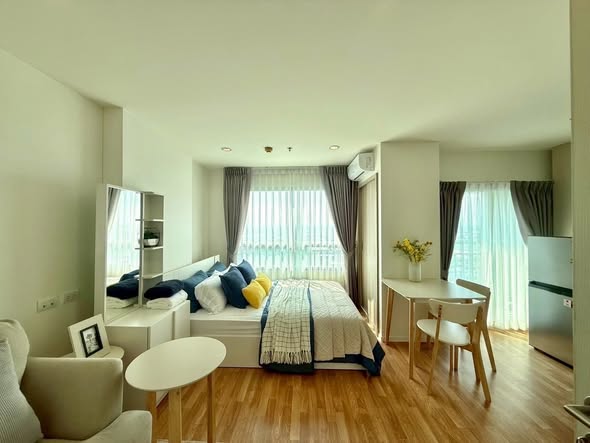 bedroom and living room of Lumpini Park Phetkasem 98