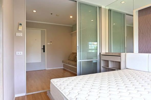 bedroom and room interior of Lumpini Place Boromarajonani – Pinklao