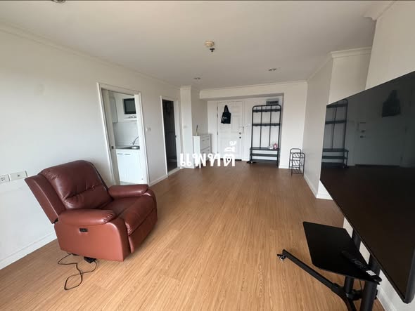 room interior of Lumpini Place Narathiwas – Chaopraya