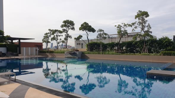 pool of Lumpini Place Rama 4 – Kluai Nam Thai