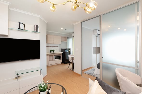 bedroom and living room of Lumpini Place Ratchayotin