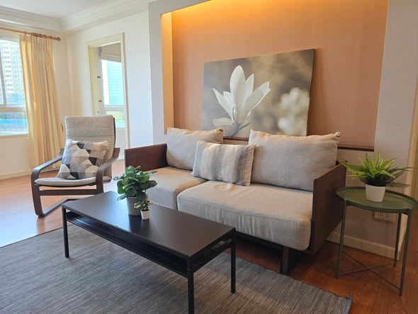 living room of Lumpini Suite Ratchada-Rama 3