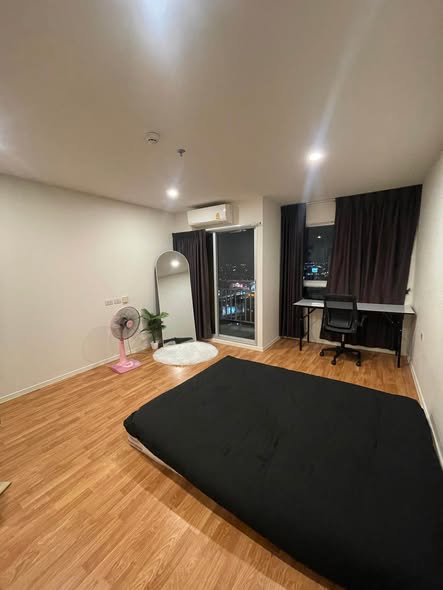 bedroom of Lumpini Ville Phattanakarn-Srinakarin Condominium