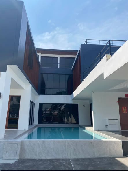 pool of Luxury pool villa 604