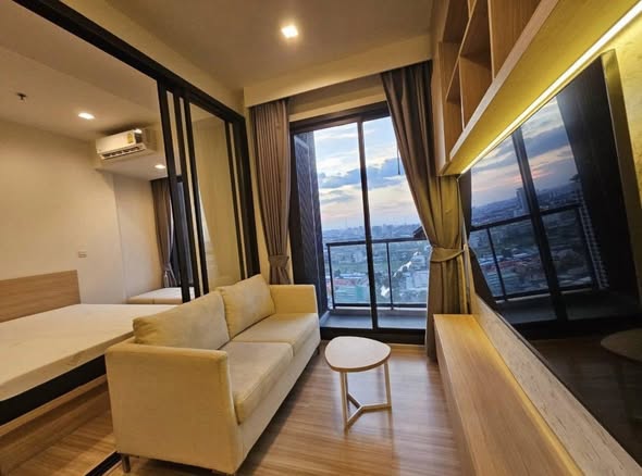 bedroom of M Jatujak